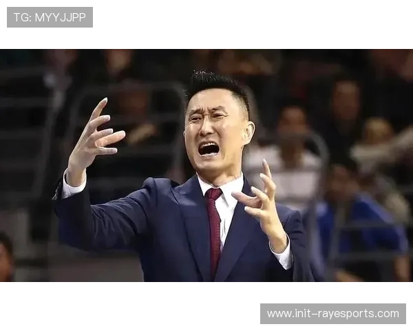 杜锋临场指挥经验获赞，广东年轻球员加练备战显职业态度